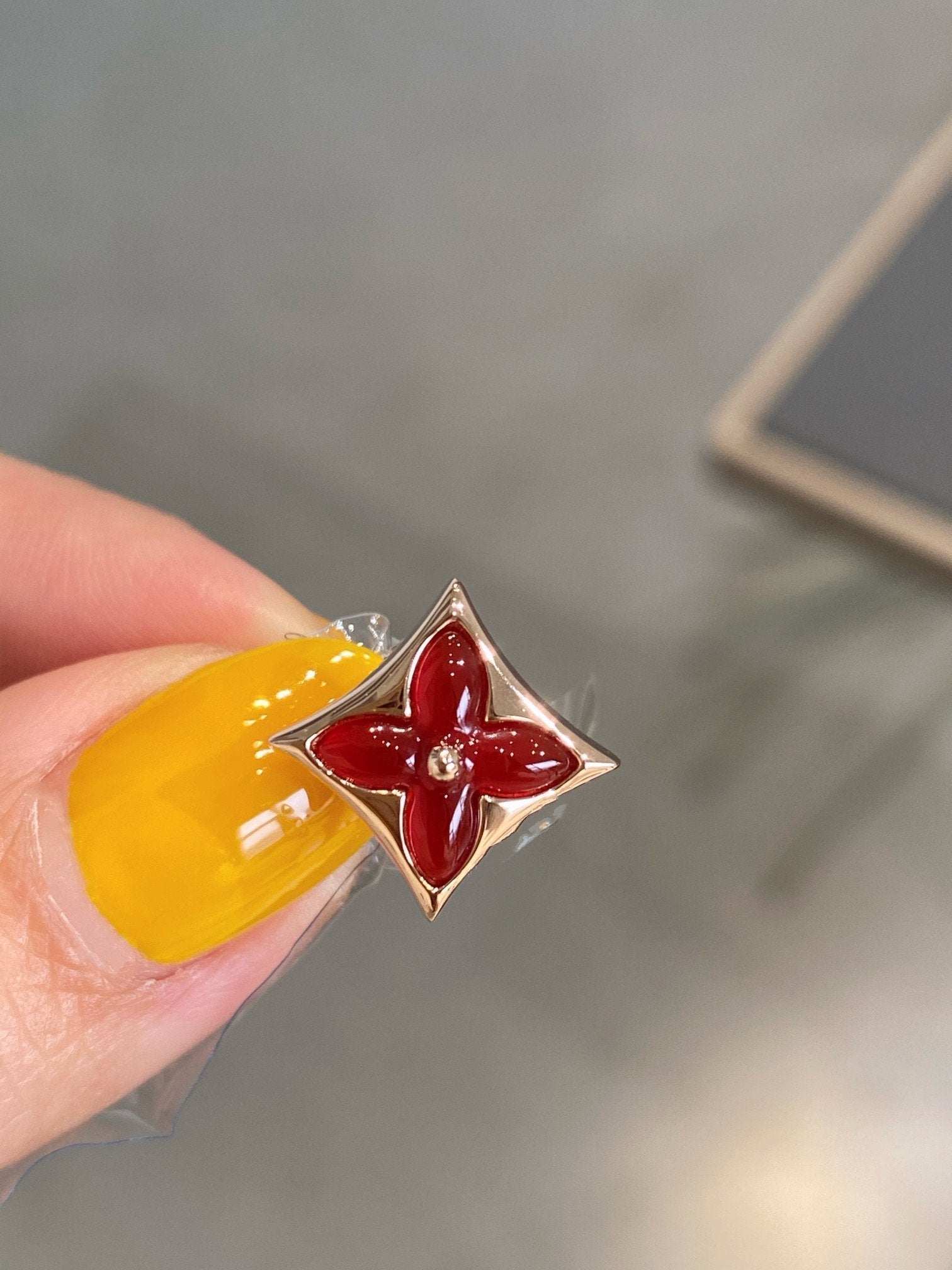 Loco STAR AND SUN PINK GOLD CARNELIAN STUD EARRINGS