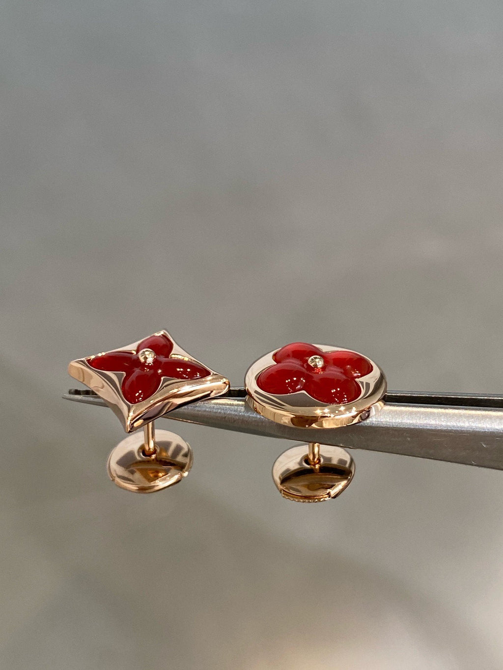 Loco STAR AND SUN PINK GOLD CARNELIAN STUD EARRINGS