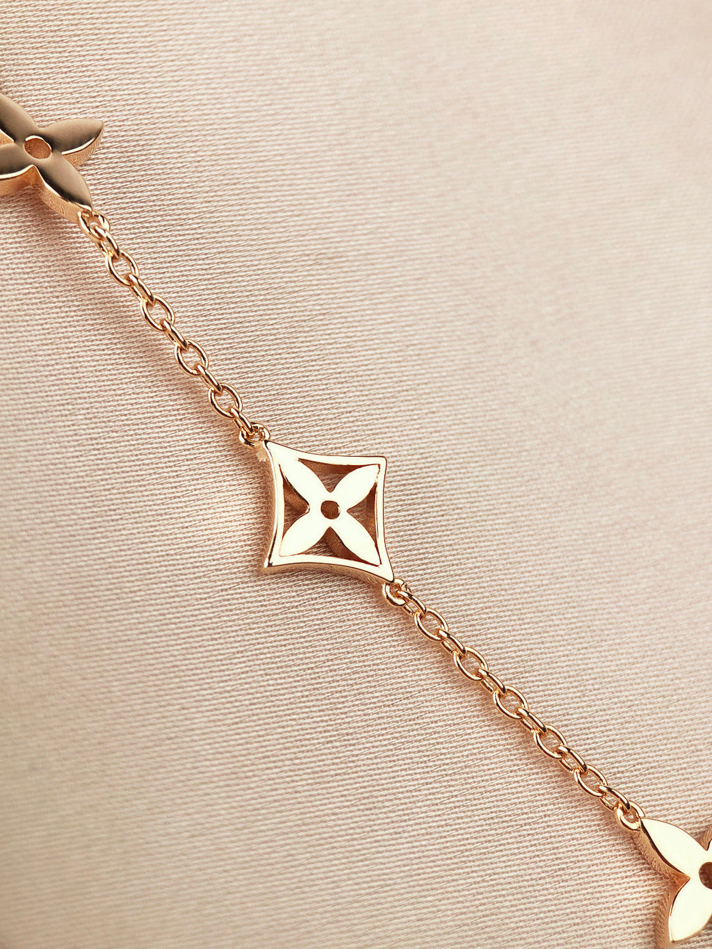Loco STAR AND SUN 7 MOTIFS GOLD BRACELET