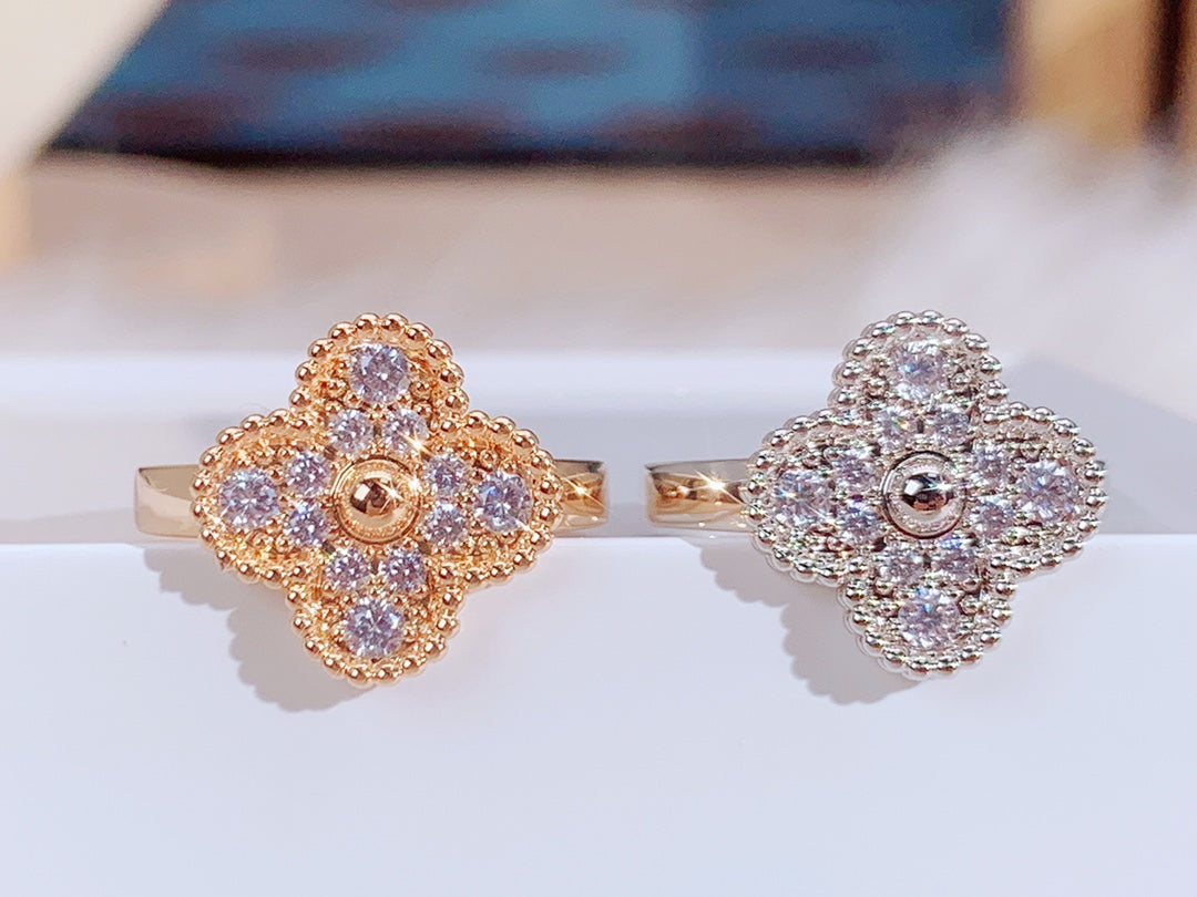 Loco CLOVER DIAMOND RING