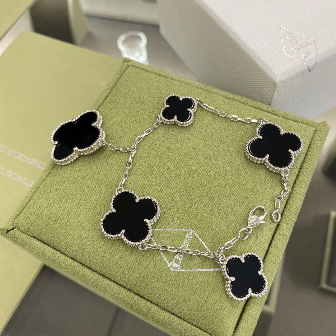 Loco CLOVER 5 MOTIFS SIVLER ONYX BRACELET