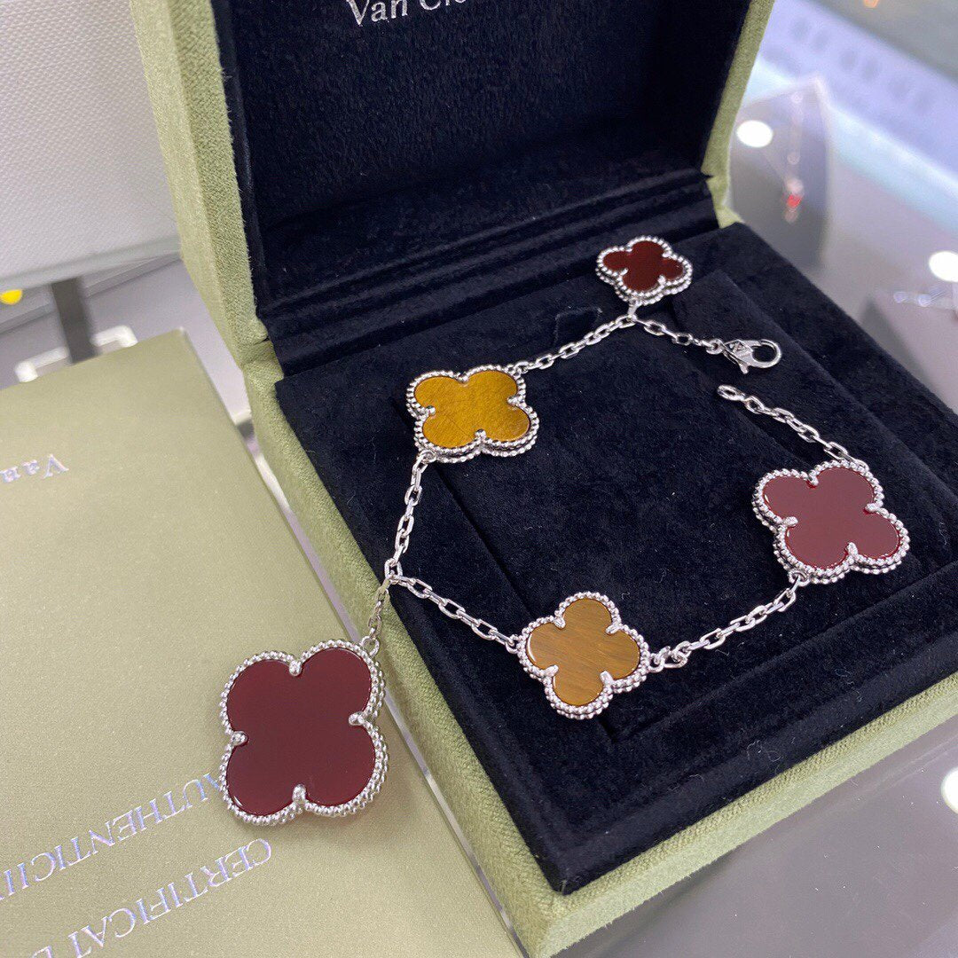 Loco CLOVER 5 MOTIFS SIVLER CARNELIAN TIGER EYE BRACELET