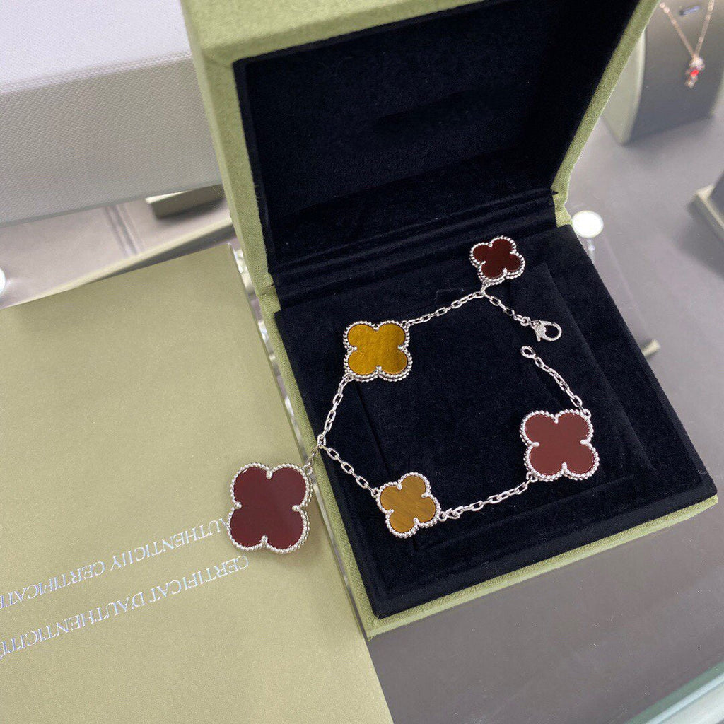 Loco CLOVER 5 MOTIFS SIVLER CARNELIAN TIGER EYE BRACELET