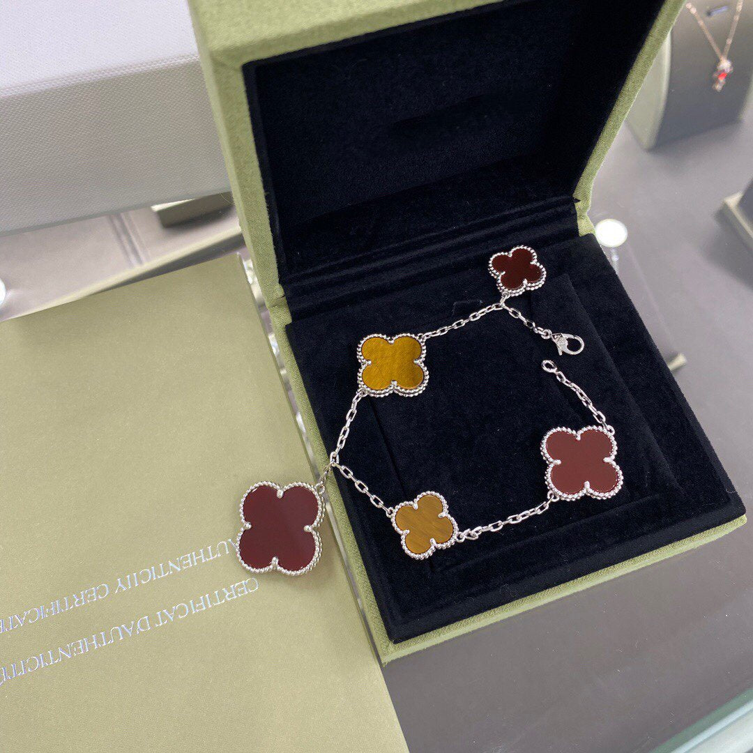 Loco CLOVER 5 MOTIFS SIVLER CARNELIAN TIGER EYE BRACELET