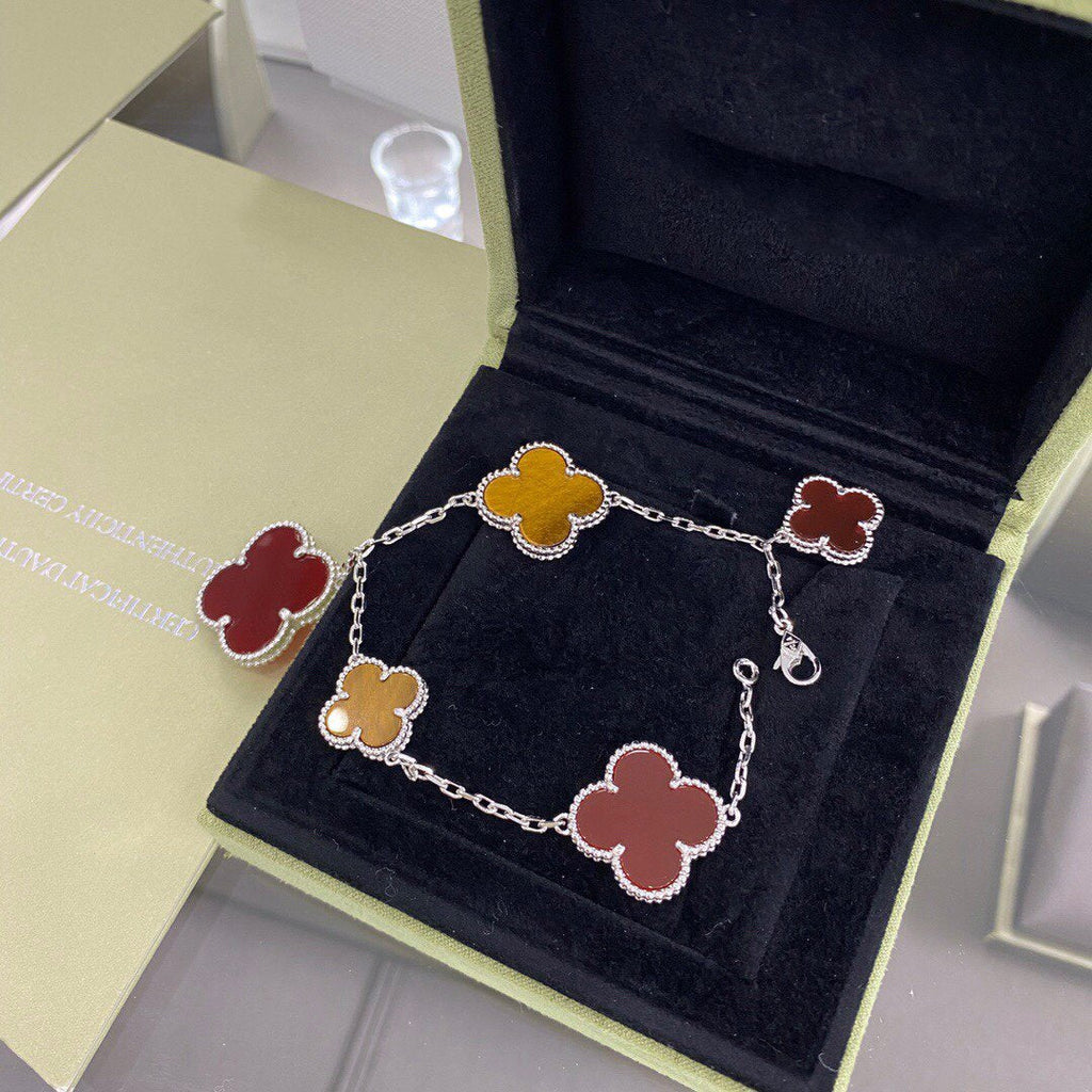 Loco CLOVER 5 MOTIFS SIVLER CARNELIAN TIGER EYE BRACELET