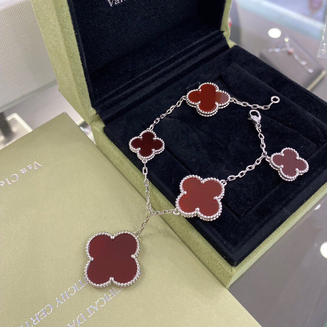 Loco CLOVER 5 MOTIFS SIVLER CARNELIAN BRACELET