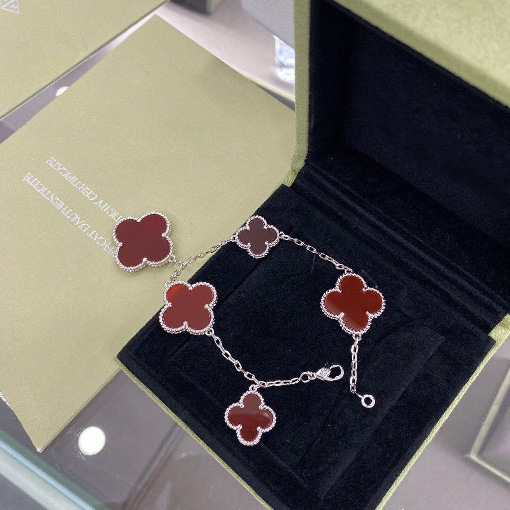 Loco CLOVER 5 MOTIFS SIVLER CARNELIAN BRACELET