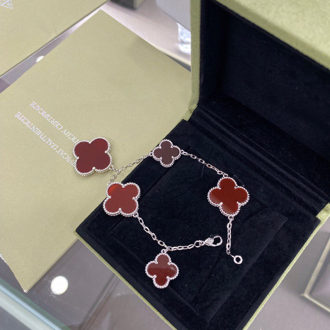 Loco CLOVER 5 MOTIFS SIVLER CARNELIAN BRACELET