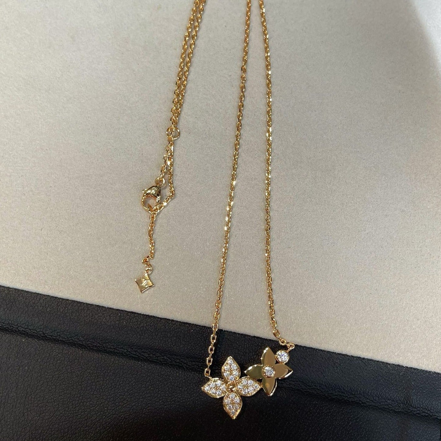 Loco STAR BLOSSOM NECKLACE PINK GOLD DIAMONDS