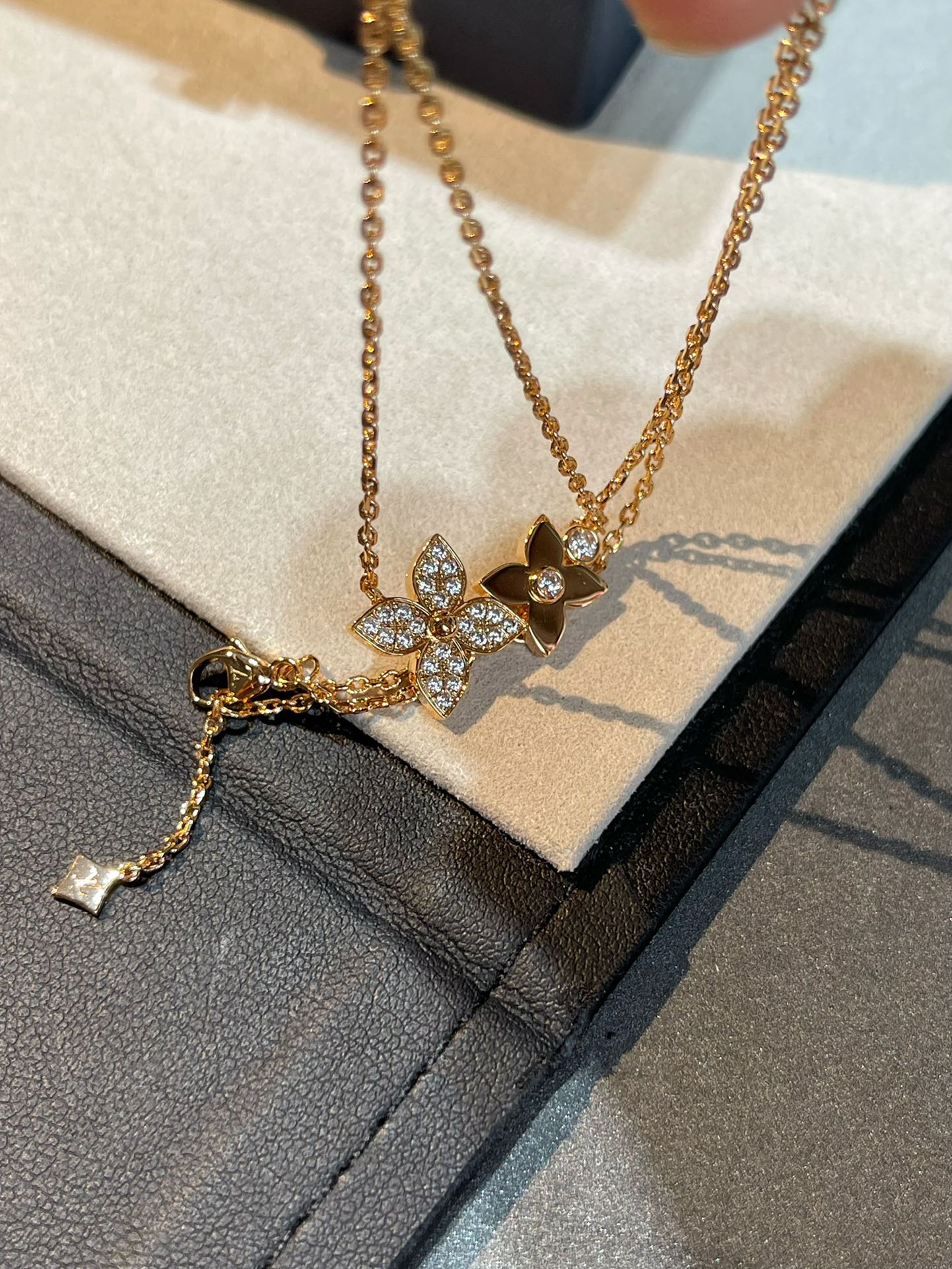 Loco STAR BLOSSOM NECKLACE PINK GOLD DIAMONDS