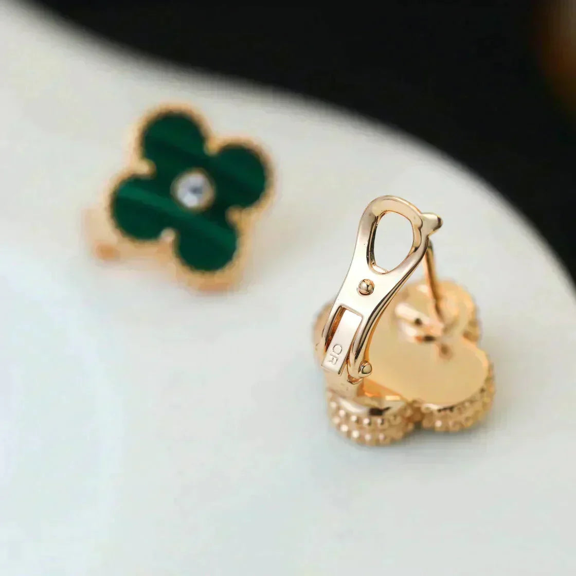 Loco CLOVER MEDIUM 1 MOTIFS MALACHITE DIAMOND EARRINGS