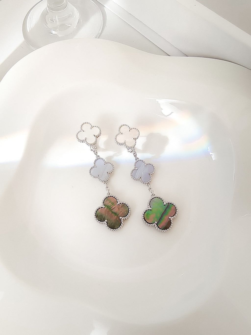 Loco CLOVER 3 MOTIFS CHALCEDONY DARK MOP SILVER EARRINGS