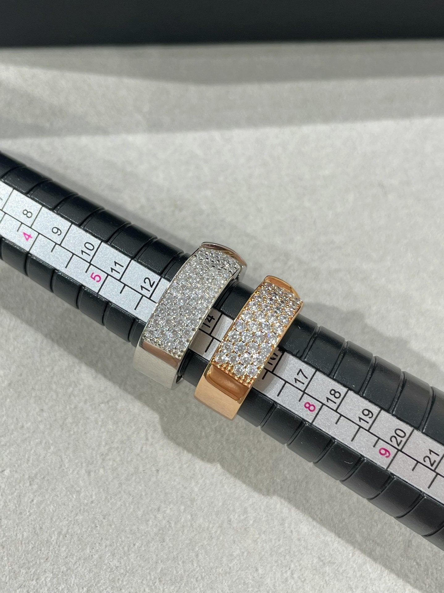 Loco LIENS EVIDENCE  DIAMOND PAVED RING