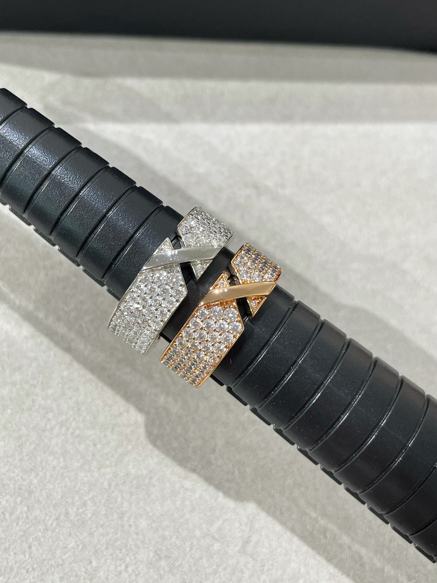 Loco LIENS EVIDENCE  DIAMOND PAVED RING