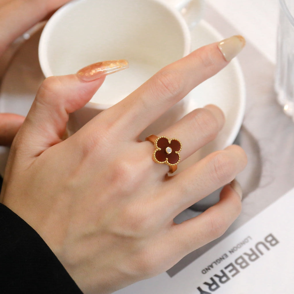 Loco CLOVER CARNELIAN RING ROSE GOLD DIAMOND