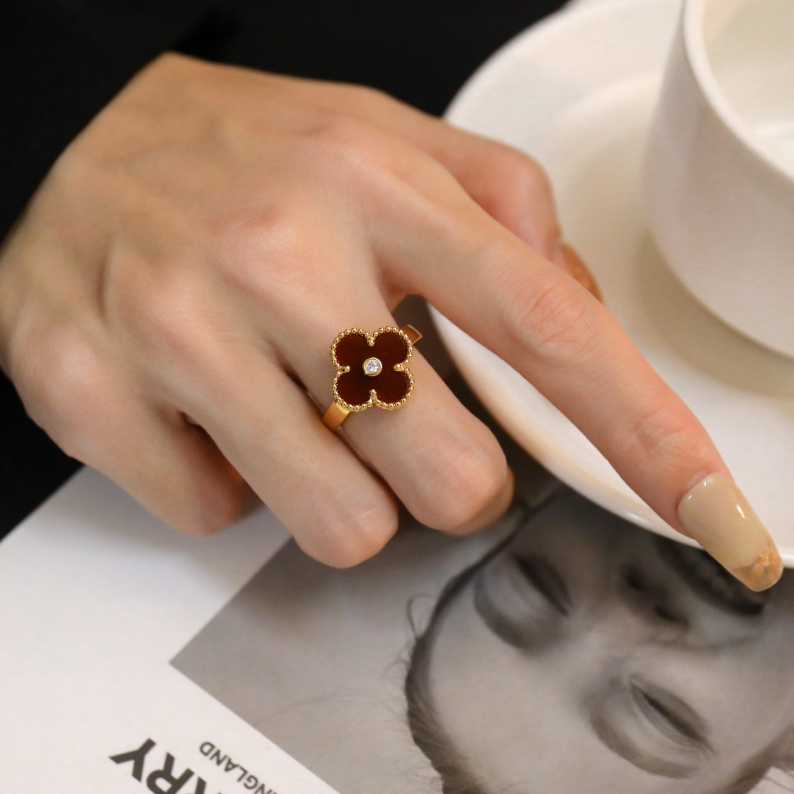 Loco CLOVER CARNELIAN RING ROSE GOLD DIAMOND