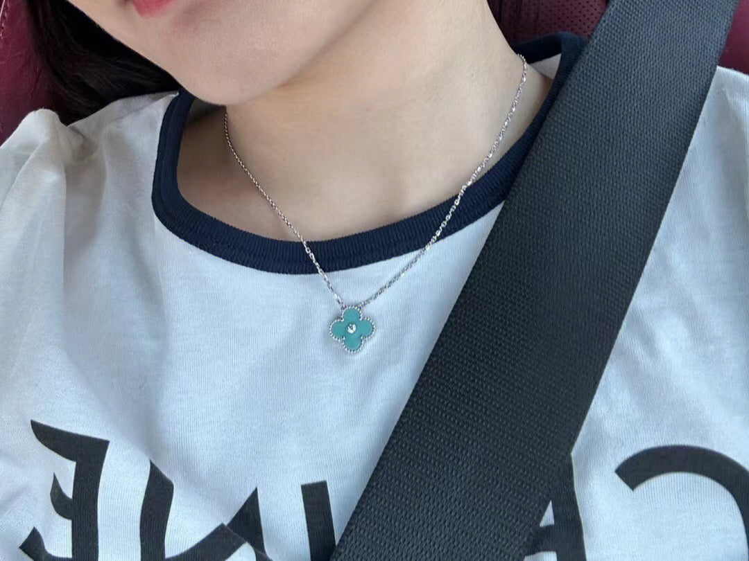 Loco CLOVER 1 DIAMOND LIGHT BLUE SILVER NECKLACE