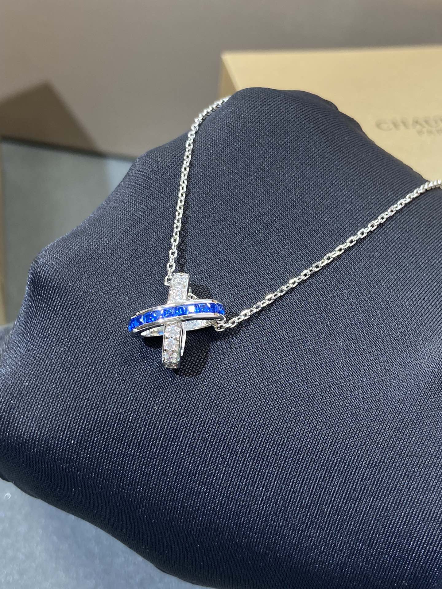 Loco LIENS DIAMOND SILVER NECKLACE