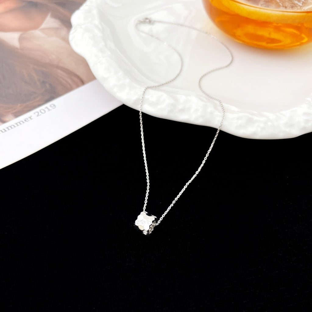 Loco BEE MINI PEDANT DIAMOND NECKLACE