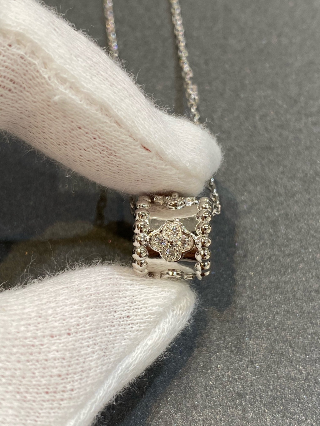 Loco PERLEE PEDANT SIVLER DIAMOND NECKLACE