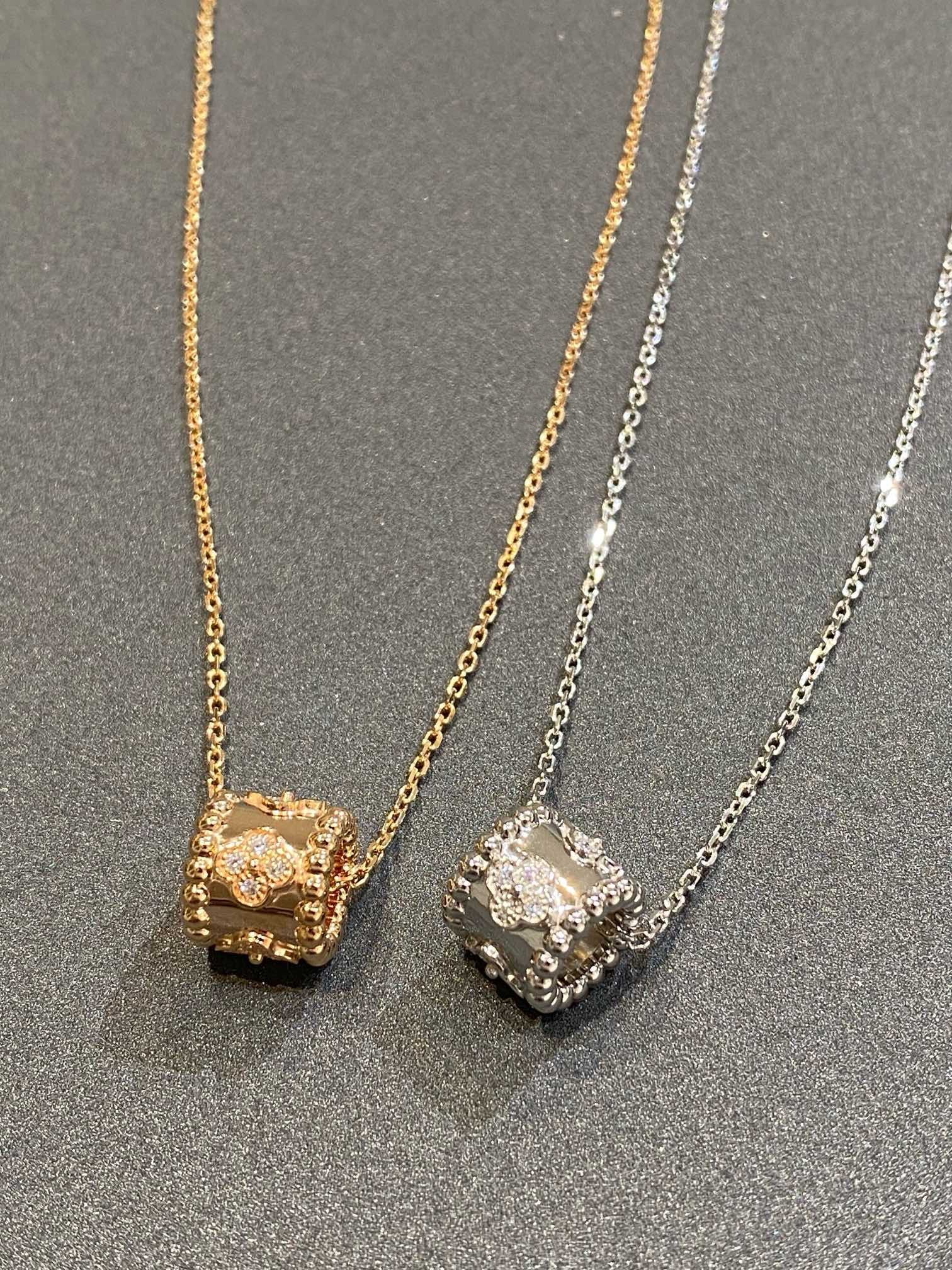 Loco PERLEE PEDANT SIVLER DIAMOND NECKLACE