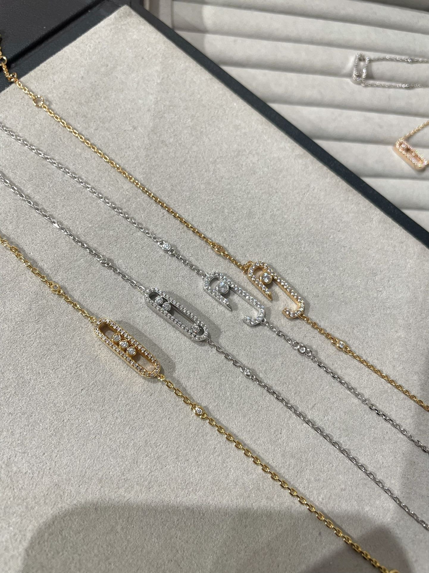 [Loco jewelrys]BABY MOVE DIAMOND BRACELET