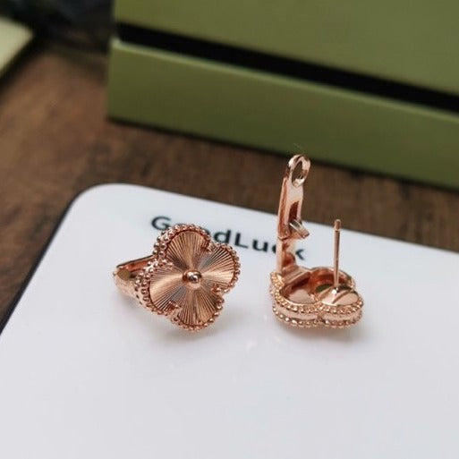 Loco CLOVER MEDIUM STUD EARRINGS