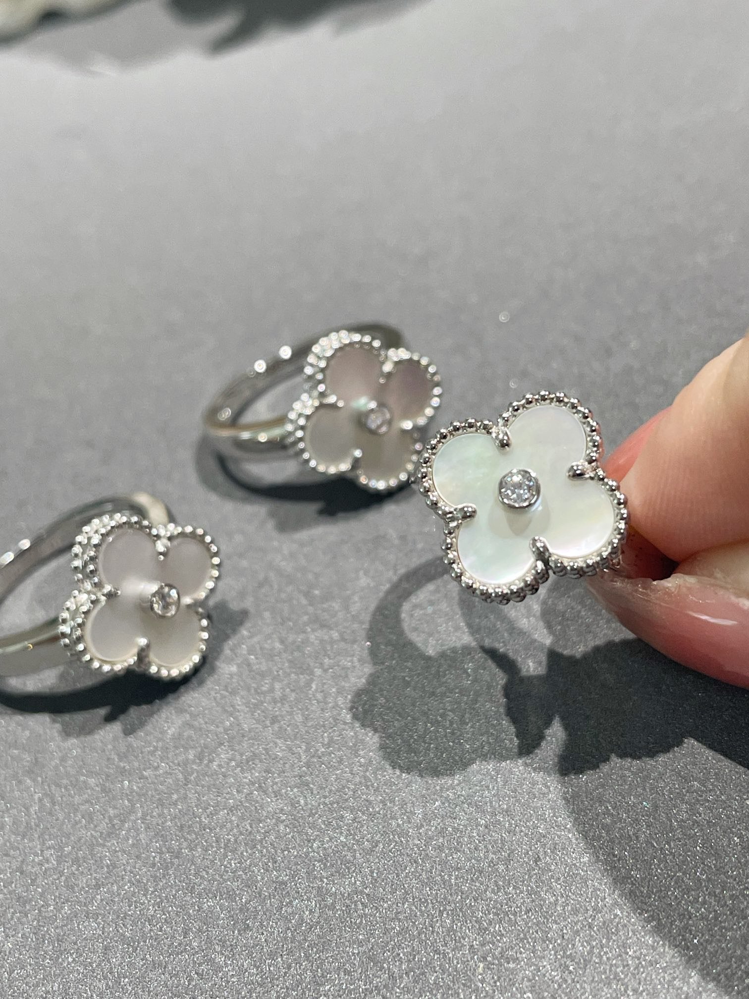 Loco CLOVER SILVER MOP DIAMOND RING