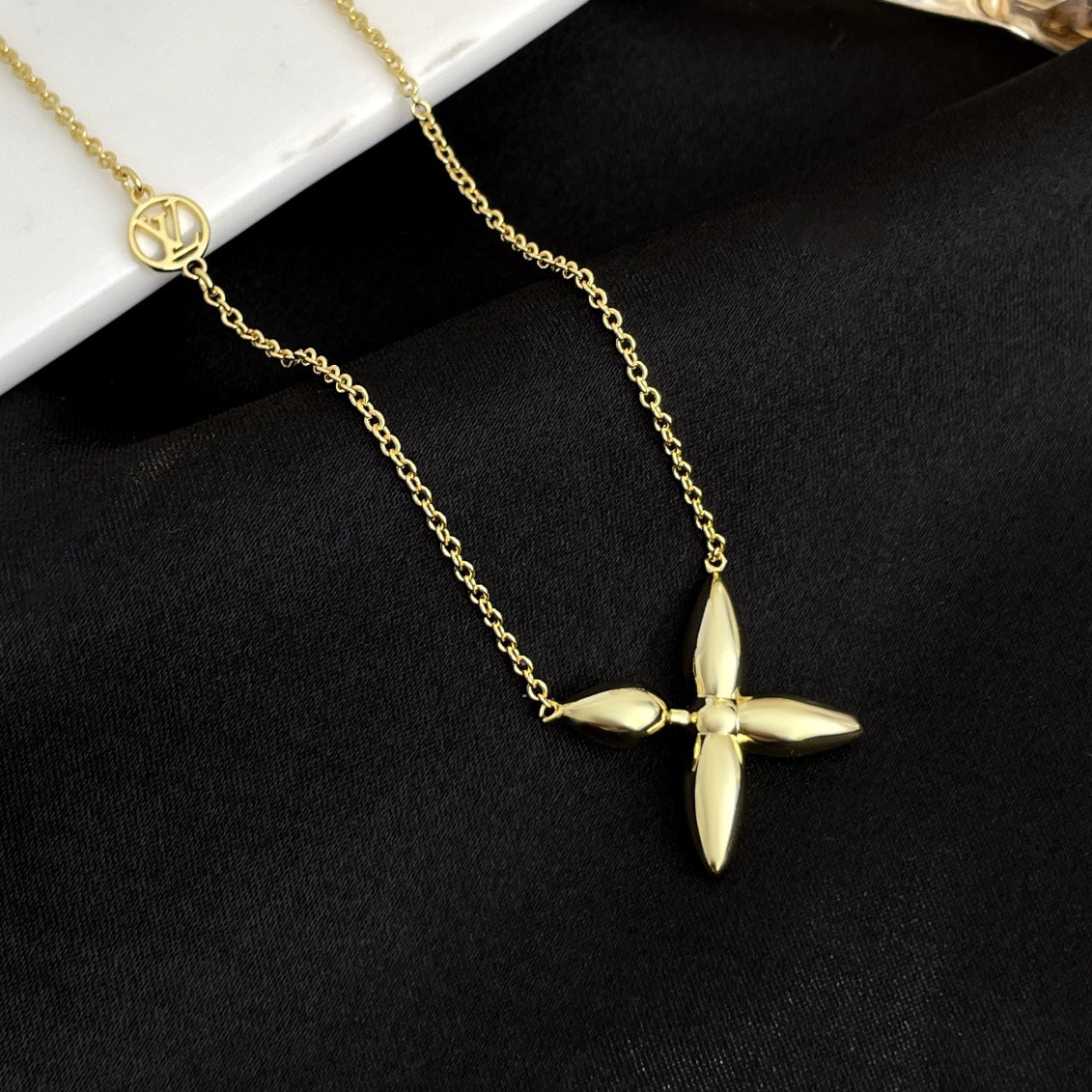 Loco LOUISETTE GOLD NECKLACE