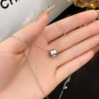 Loco BEE MINI NECKLACE