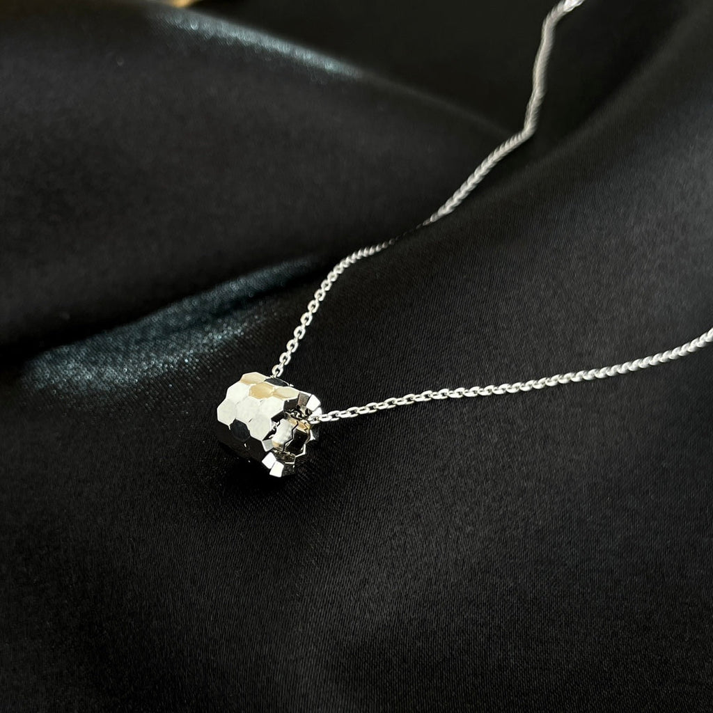 Loco BEE MINI NECKLACE
