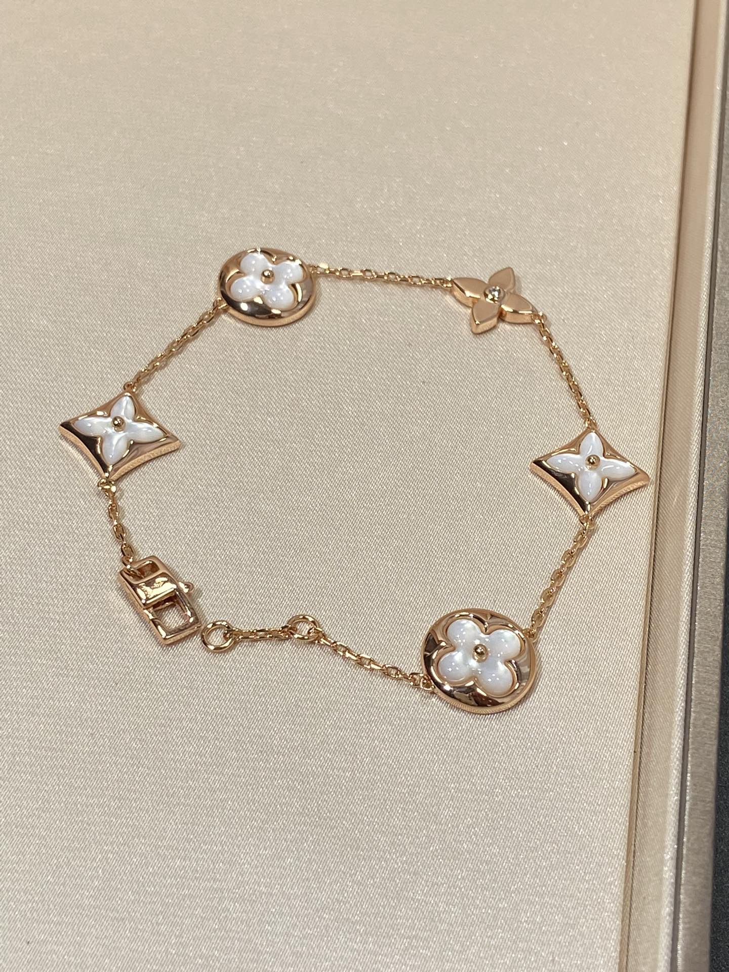 Loco STAR AND SUN 5 MOTIF MOP PINK GOLD BRACELET