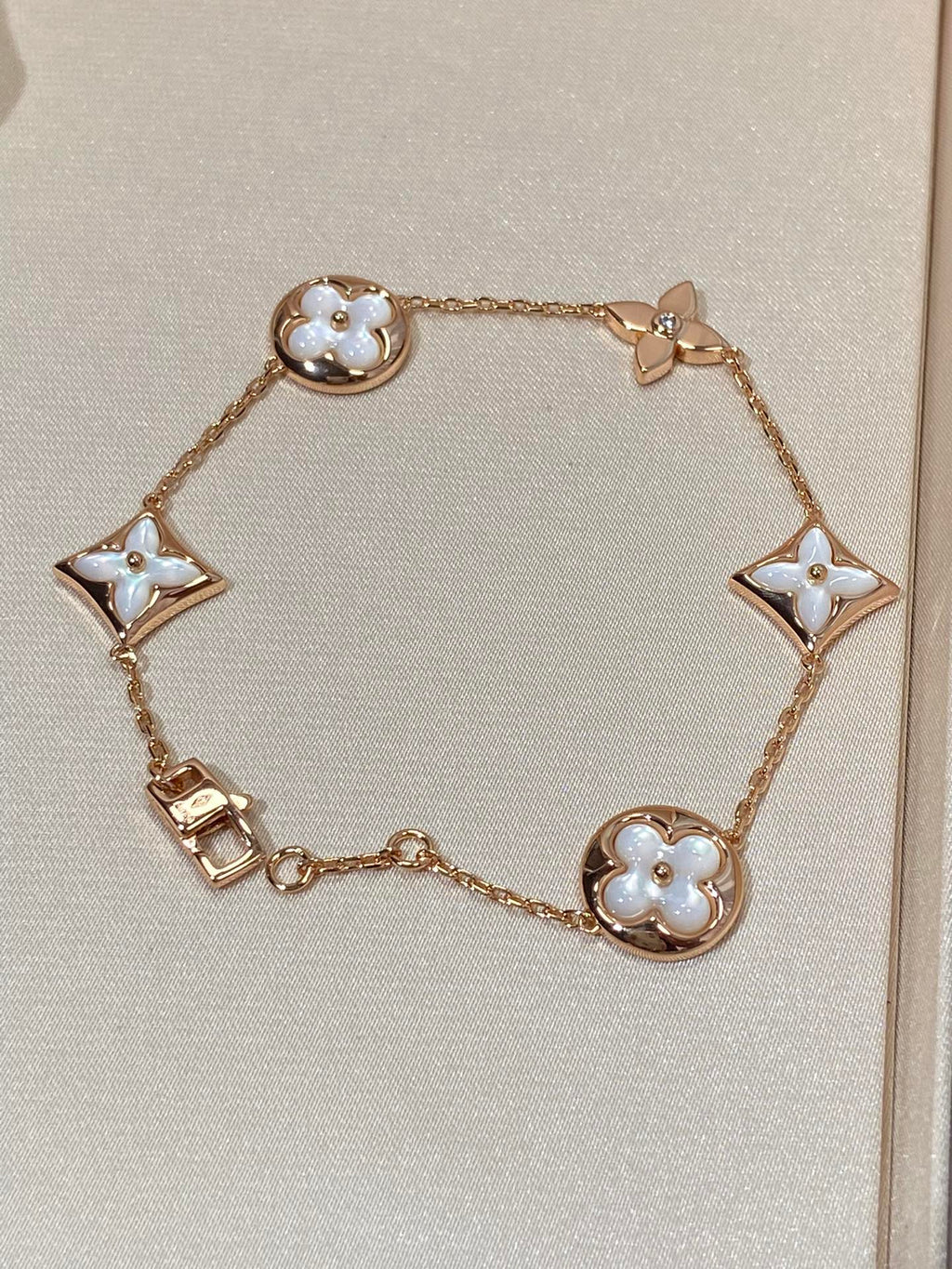 Loco STAR AND SUN 5 MOTIF MOP PINK GOLD BRACELET