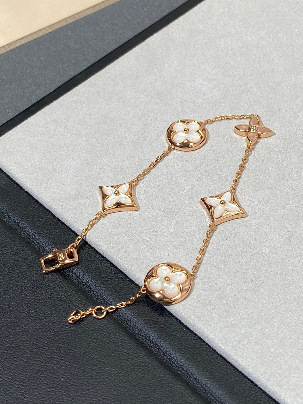 Loco STAR AND SUN 5 MOTIF MOP PINK GOLD BRACELET