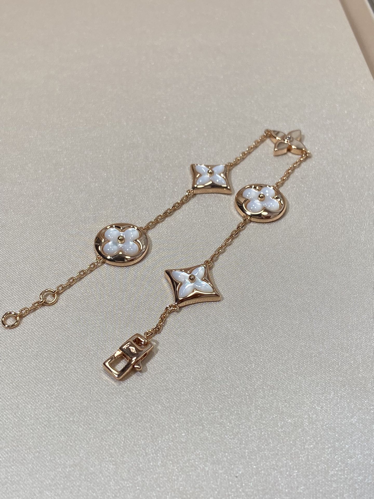 Loco STAR AND SUN 5 MOTIF MOP PINK GOLD BRACELET