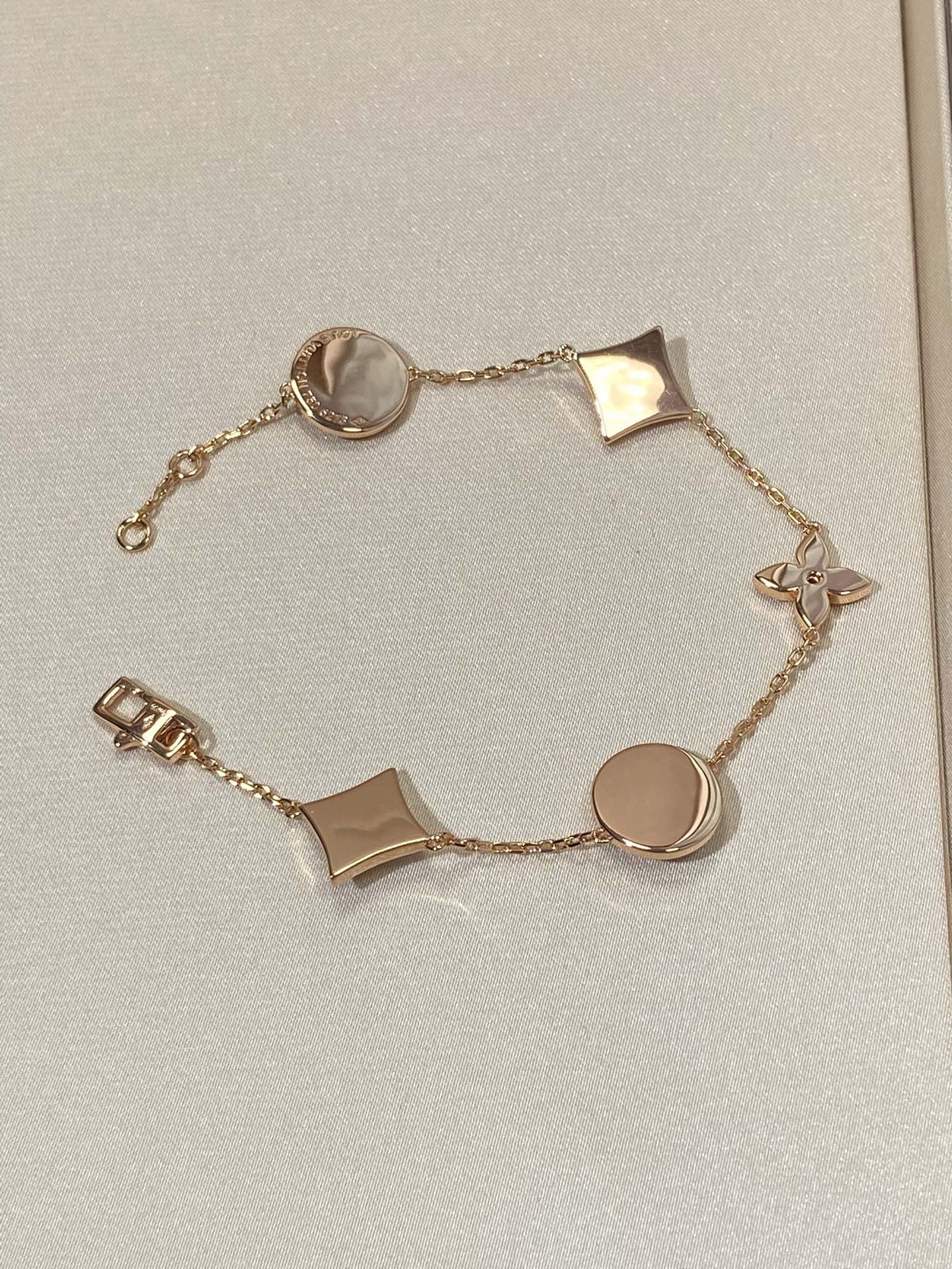 Loco STAR AND SUN 5 MOTIF MOP PINK GOLD BRACELET