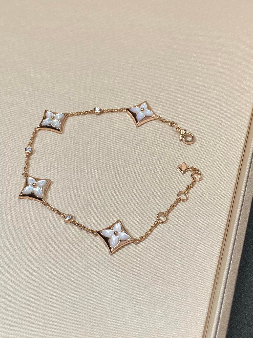 Loco STAR 4 MOTIF MOP DIAMOND PINK GOLD BRACELET