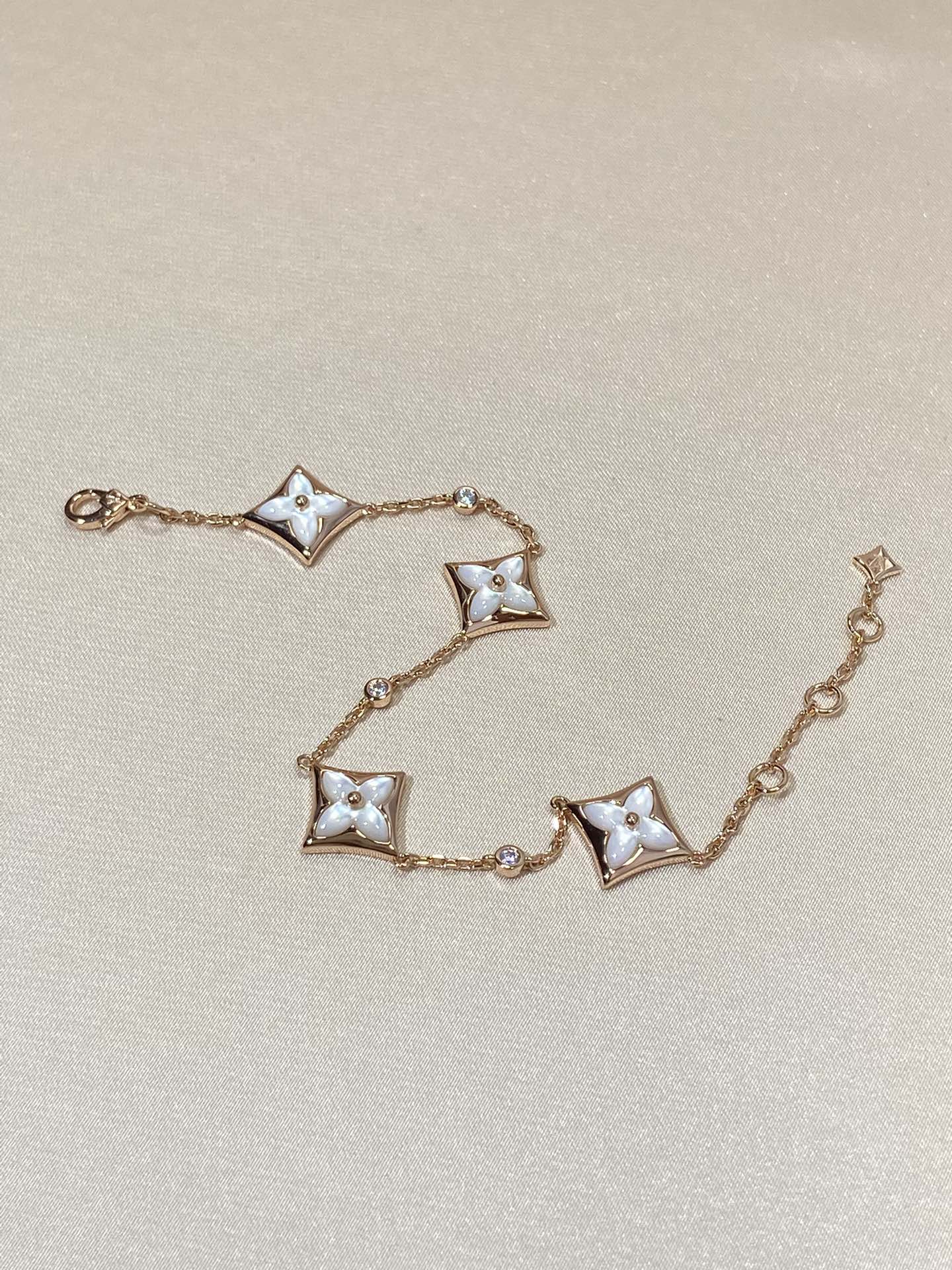 Loco STAR 4 MOTIF MOP DIAMOND PINK GOLD BRACELET