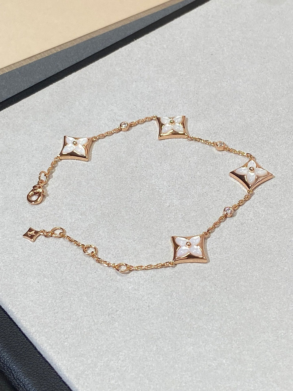 Loco STAR 4 MOTIF MOP DIAMOND PINK GOLD BRACELET