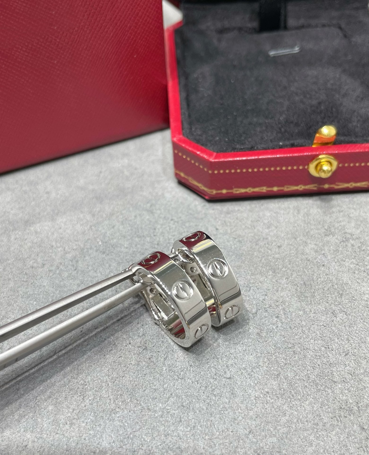 Loco LOVE 5.5MM EARRINGS