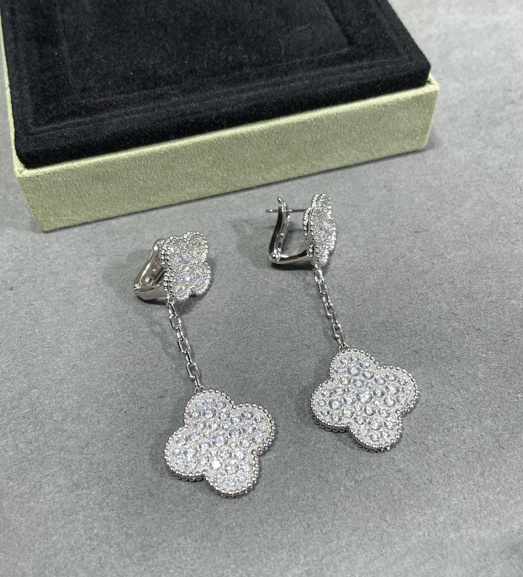 Loco CLOVER 2 MOTIFS DIAMOND PAVED SILVER EARRINGS