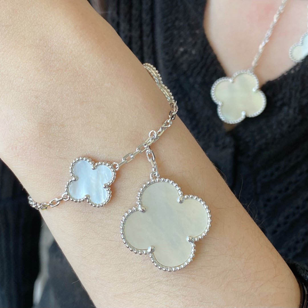 Loco CLOVER 5 MOTIF WHITE MOP SILVER BRACELET