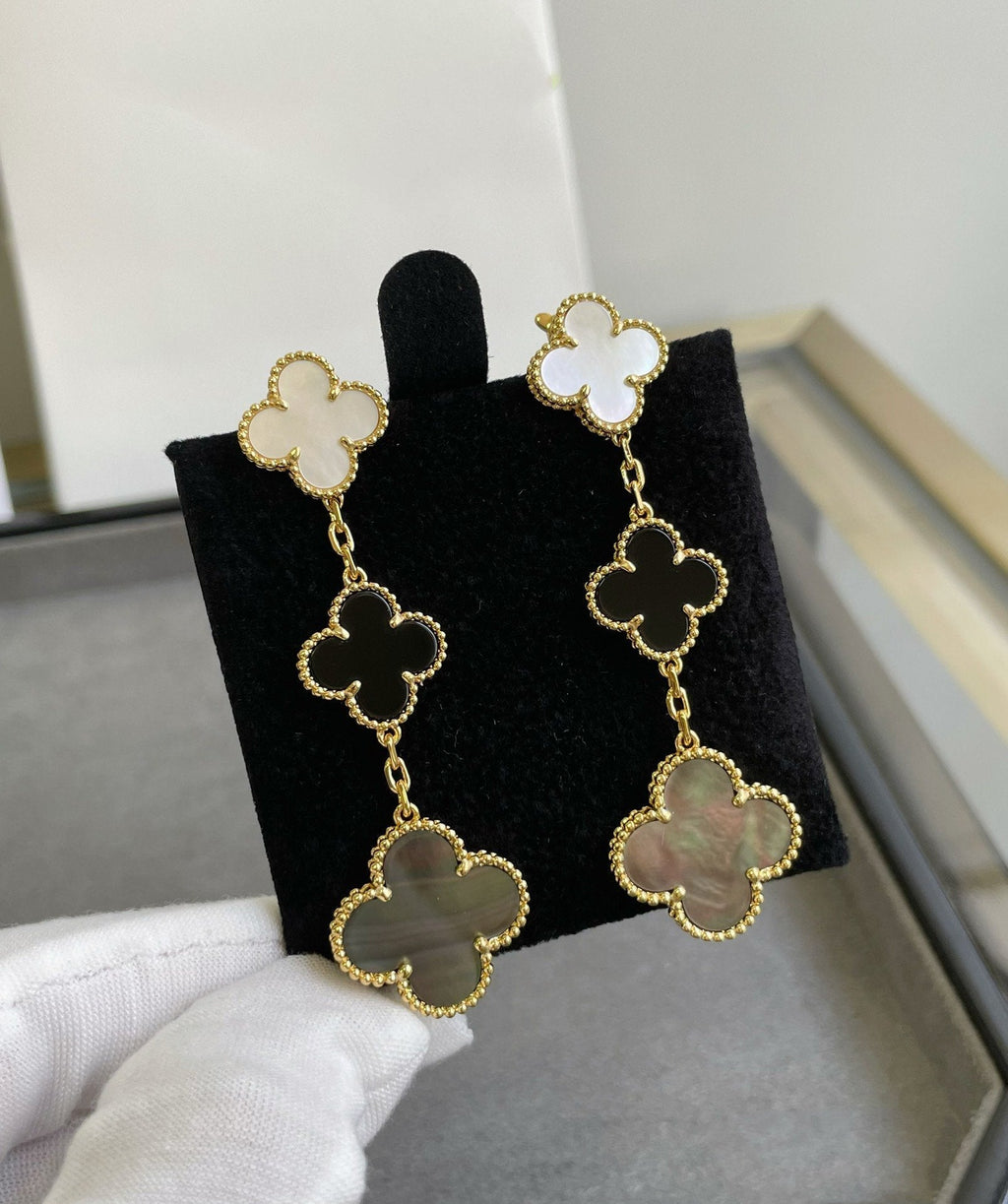 Loco CLOVER 3 MOTIF MOP ONYX DARK MOP PINK GOLD EARRINGS