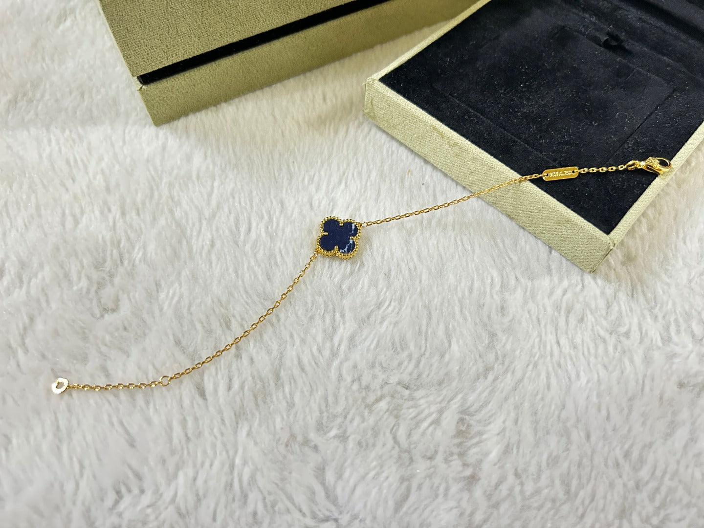 Loco CLOVER 1 MOTIF PIETERSITE BRACELET