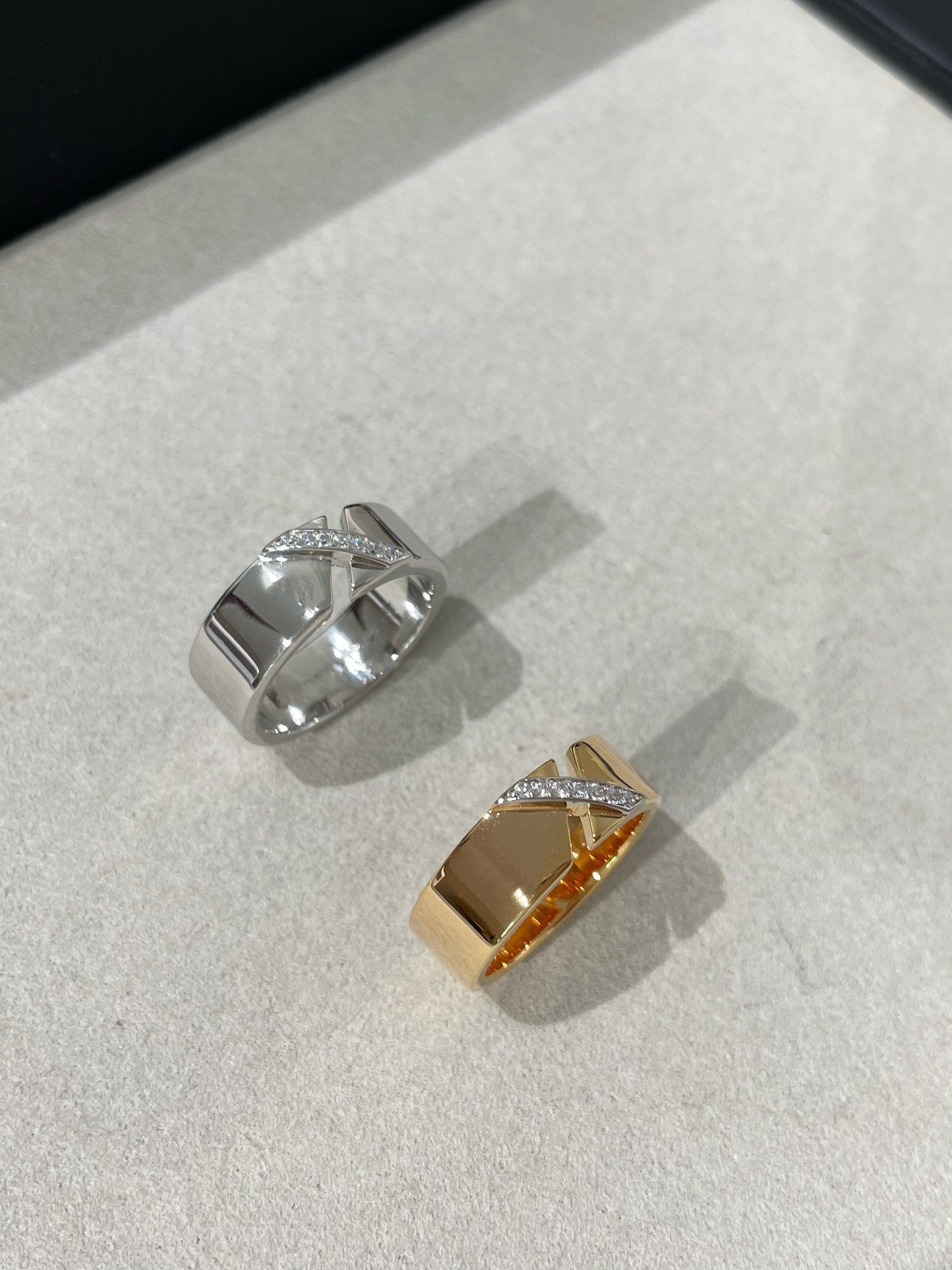 Loco LIENS EVIDENCE DIAOMOND RING
