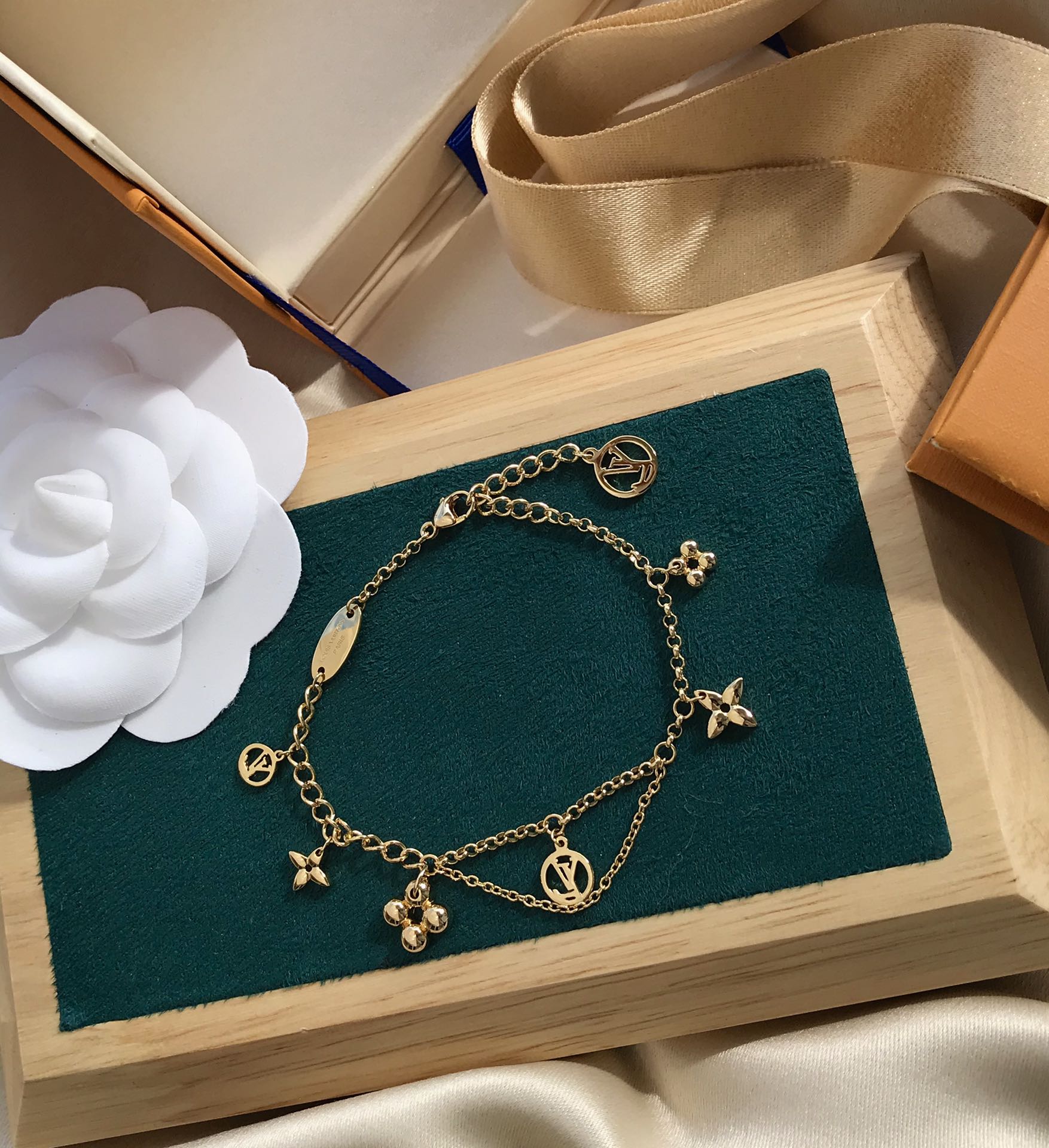 Loco BLOOMING PINK GOLD MOP BRACELET