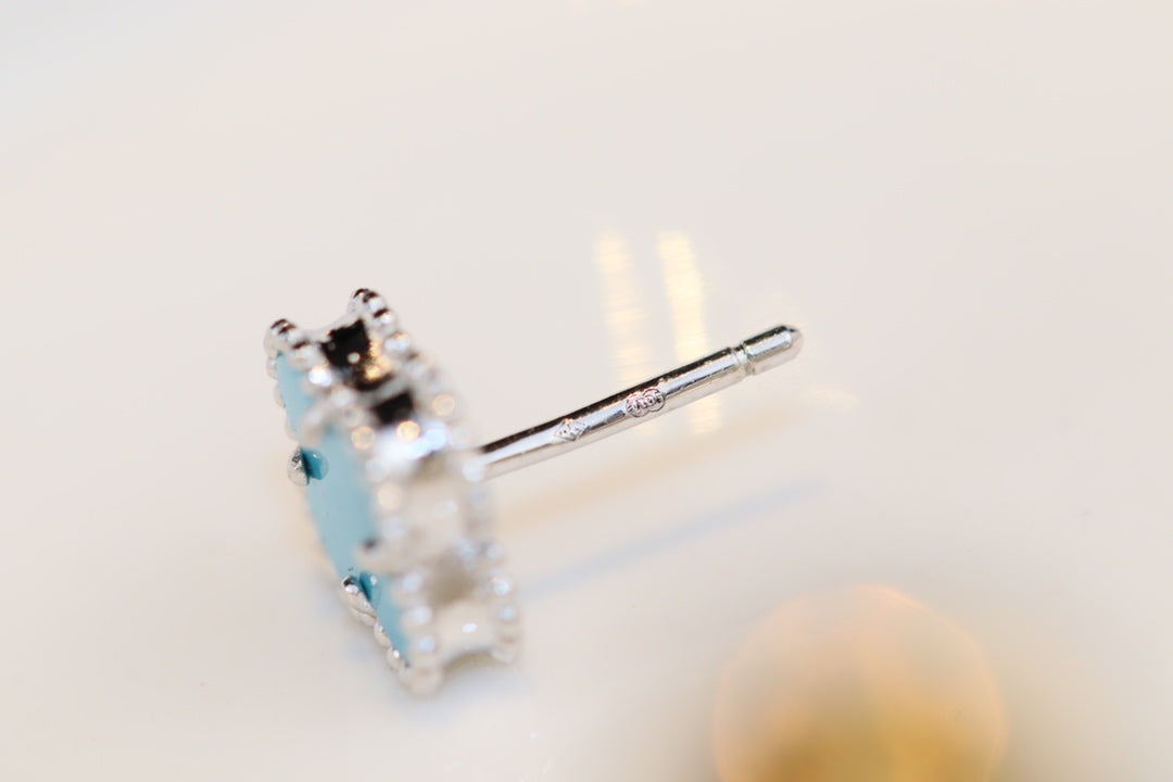 Loco CLOVER MINI TURQUOISE SILVER STUD EARRINGS