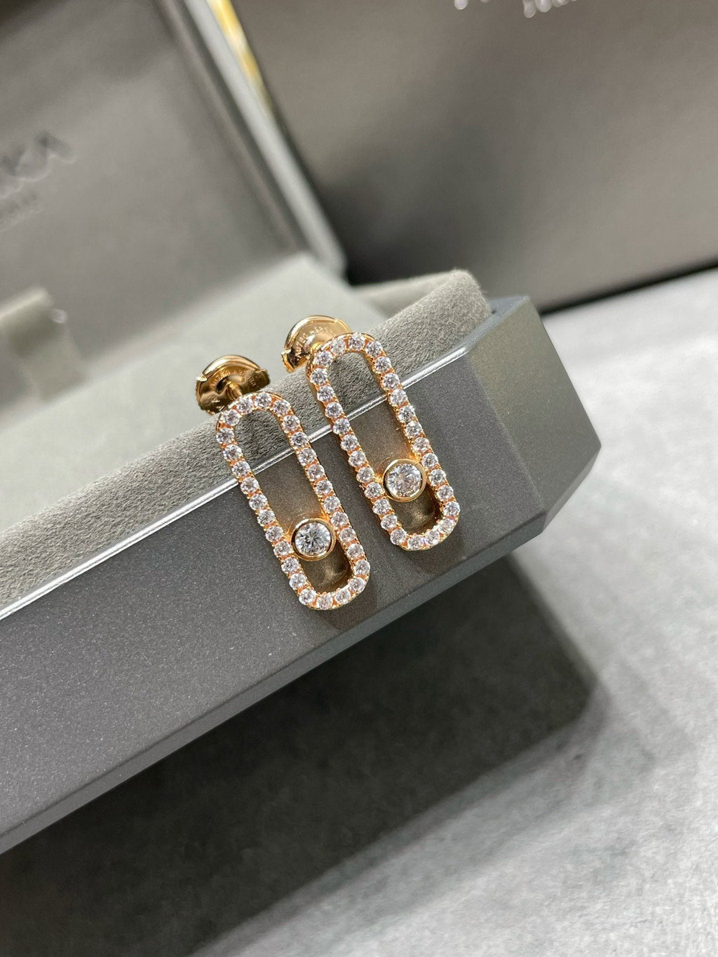 [Loco jewelrys]MOVE UNO STUD DIAMOND PAVED EARRINGS