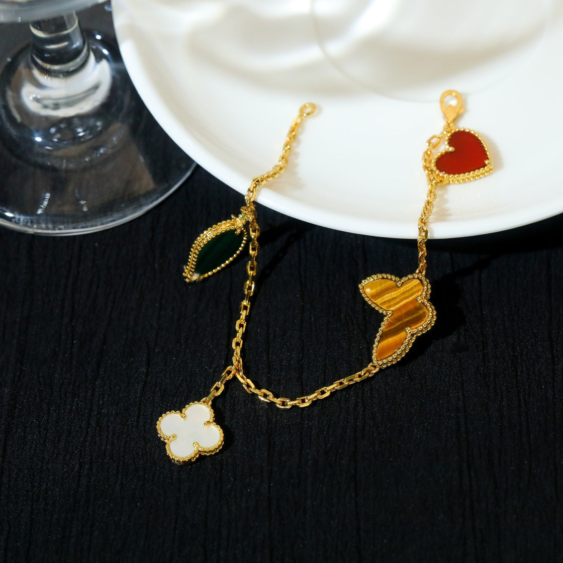 Loco LUCKY SPRING 5 MOTIF GOLD BRACELET