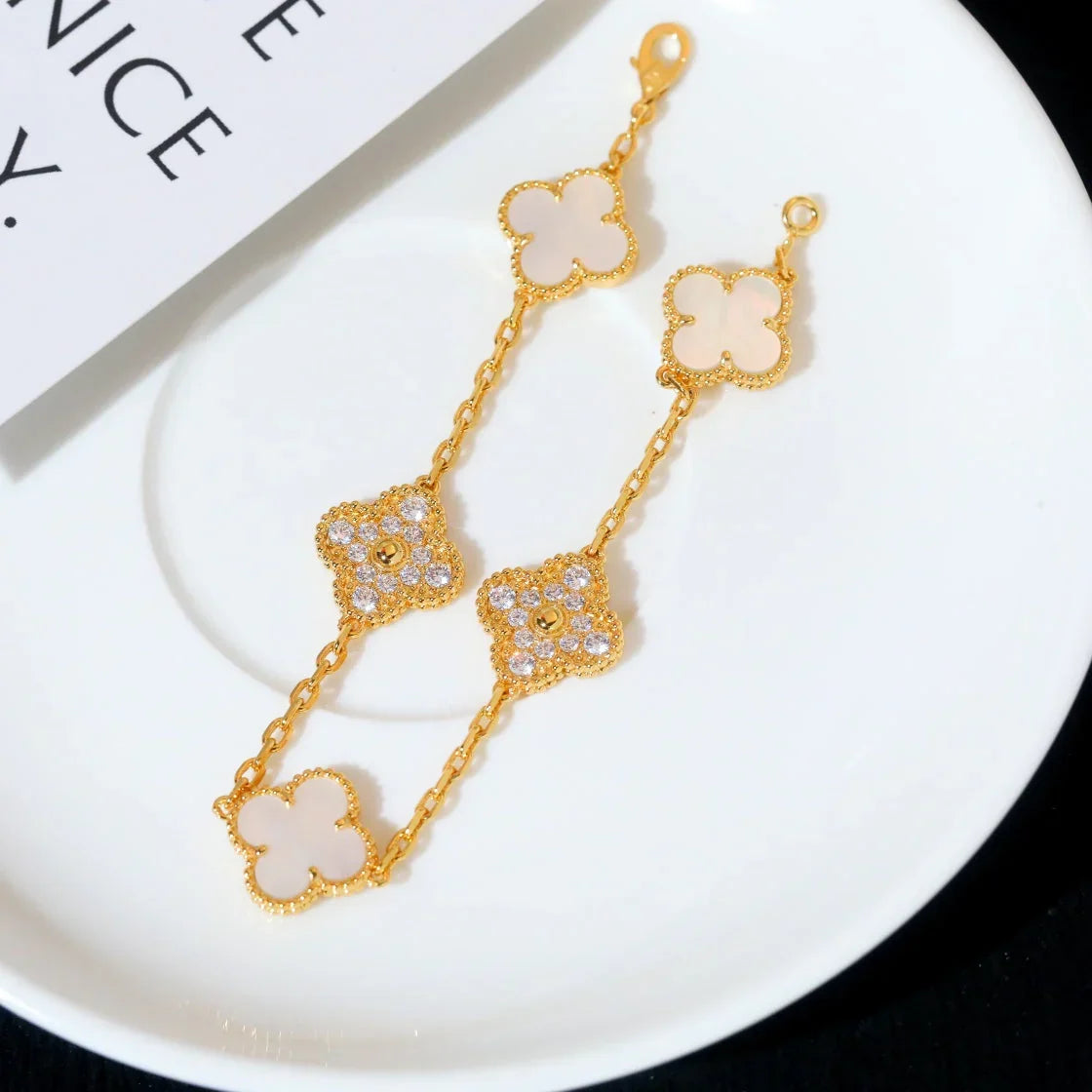 [Loco ]New CLOVER WHITE PEARL MOP 5 MOTIF BRACELET COLLECTION